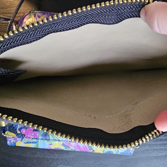 Vince Camuto Black Belt Bag w/ Gold Tone Accents Women's Size M - Picture 9 of 9